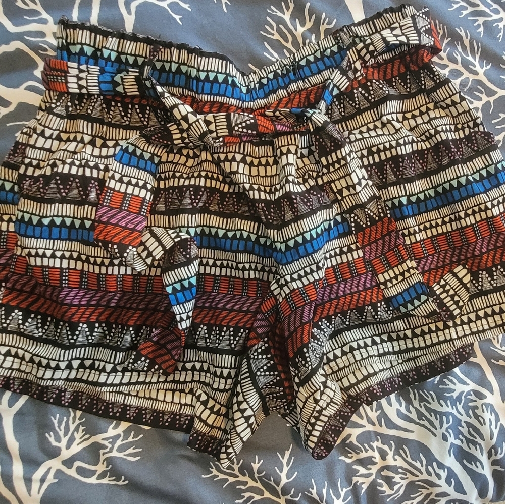 Tie Waist Elastic Shorts
